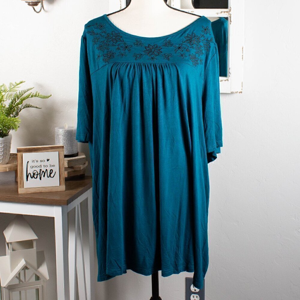 BloomChic Blouse Size 22/24, NWT